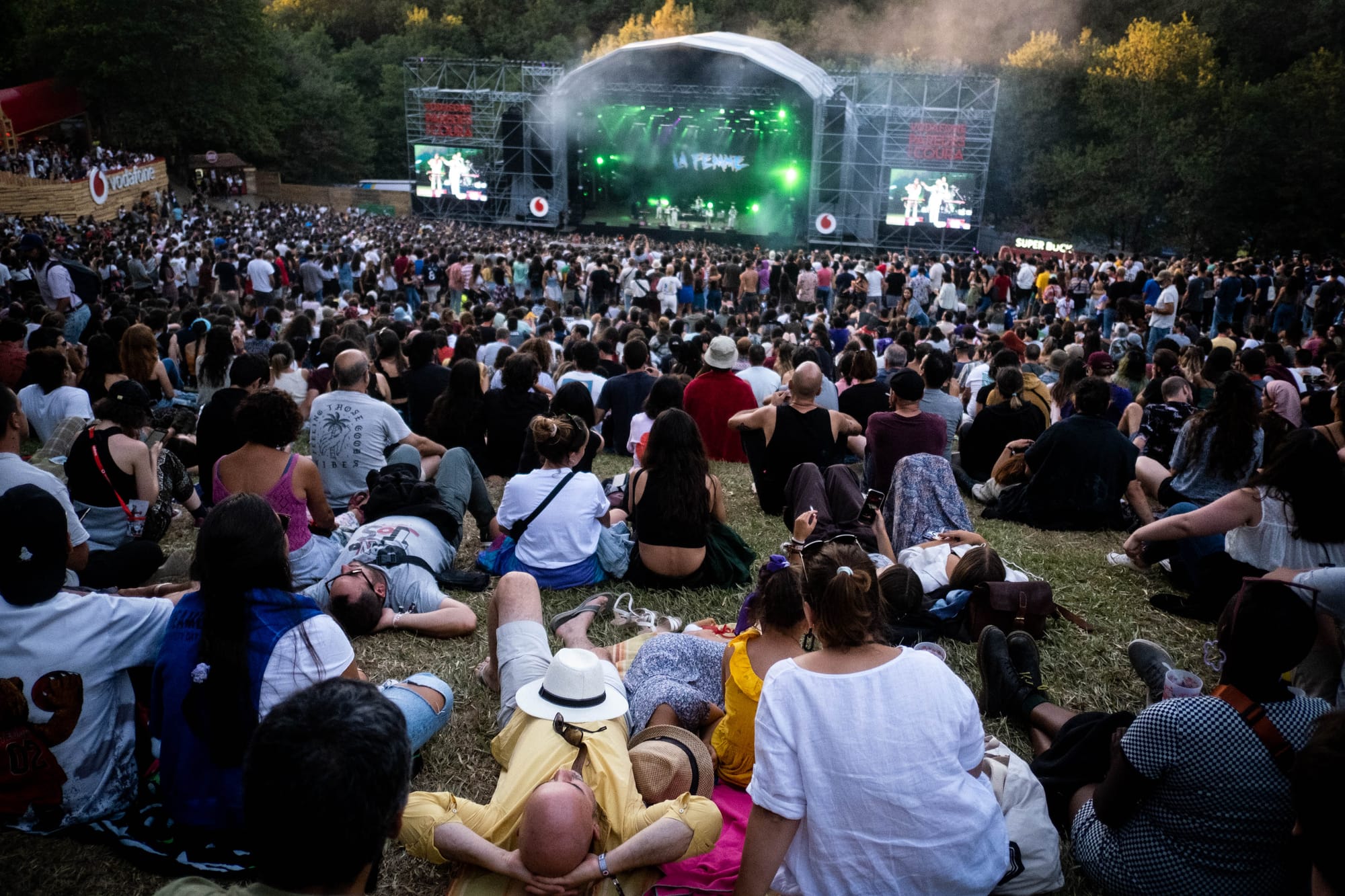 O verão chegou: conheça a tradição dos festivais de música em Portugal