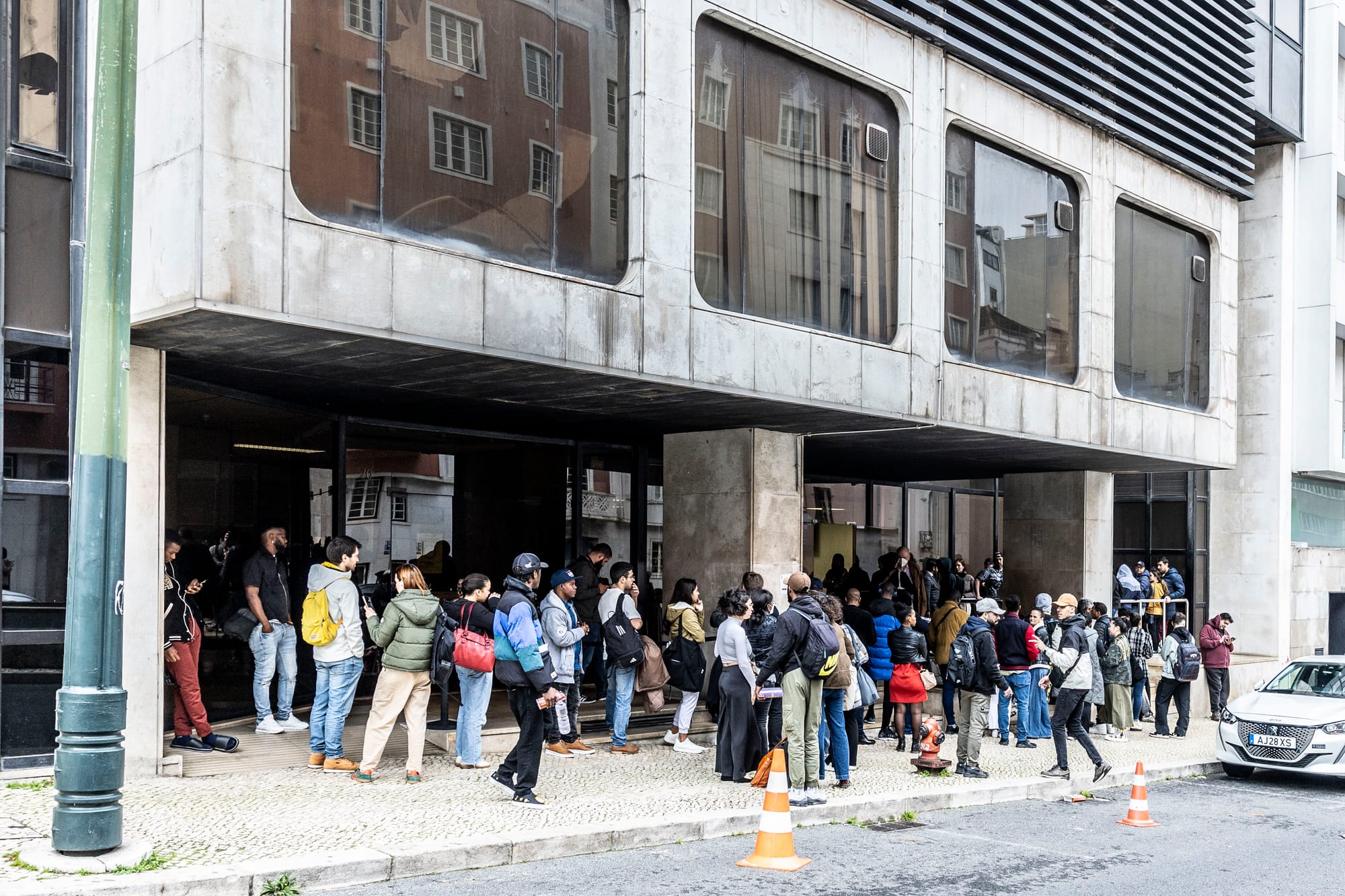 AIMA calcula 410 mil processos de imigrantes pendentes