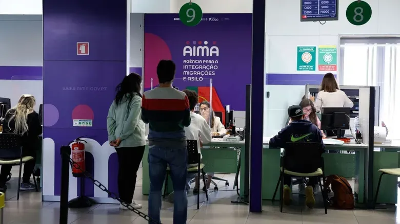 Governo reforça AIMA com 300 pessoas para recuperar 400 mil processos em menos de um ano